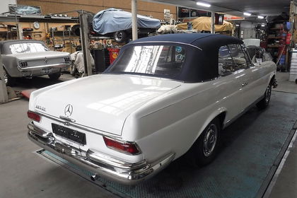 Mercedes 220SE Cabrio 