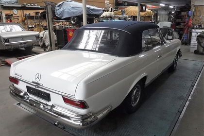 Mercedes 220SE Cabrio 