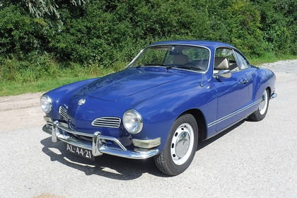 Volkswagen Karmann Ghia blue 