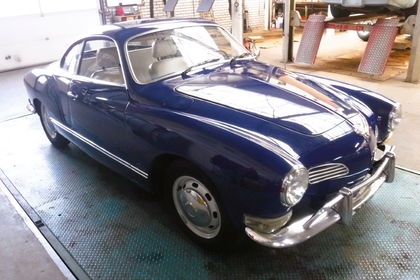 Volkswagen Karmann Ghia blue 